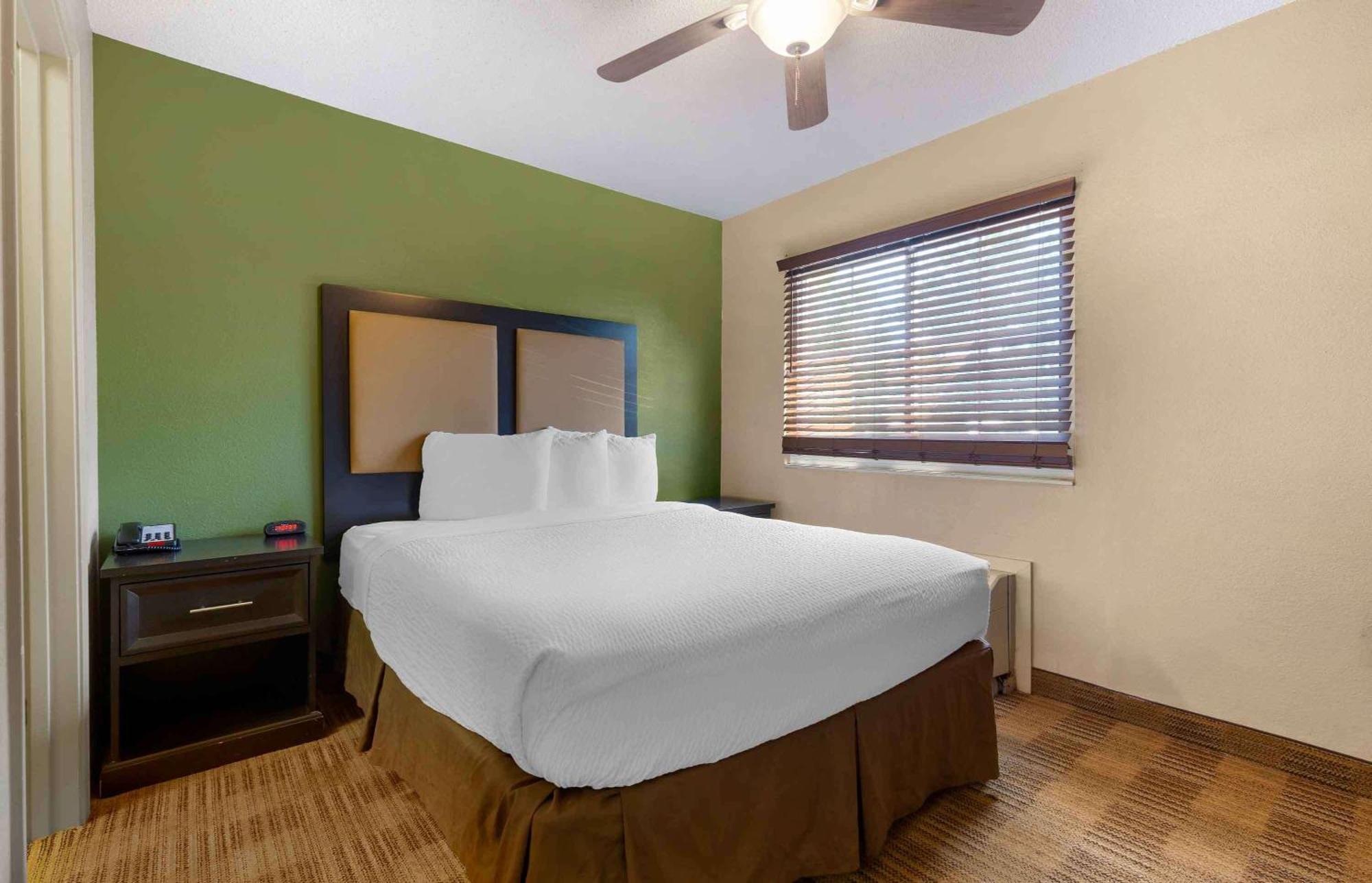Extended Stay America Select Suites - Orlando - Lake Mary - 1040 Greenwood Blvd Ngoại thất bức ảnh