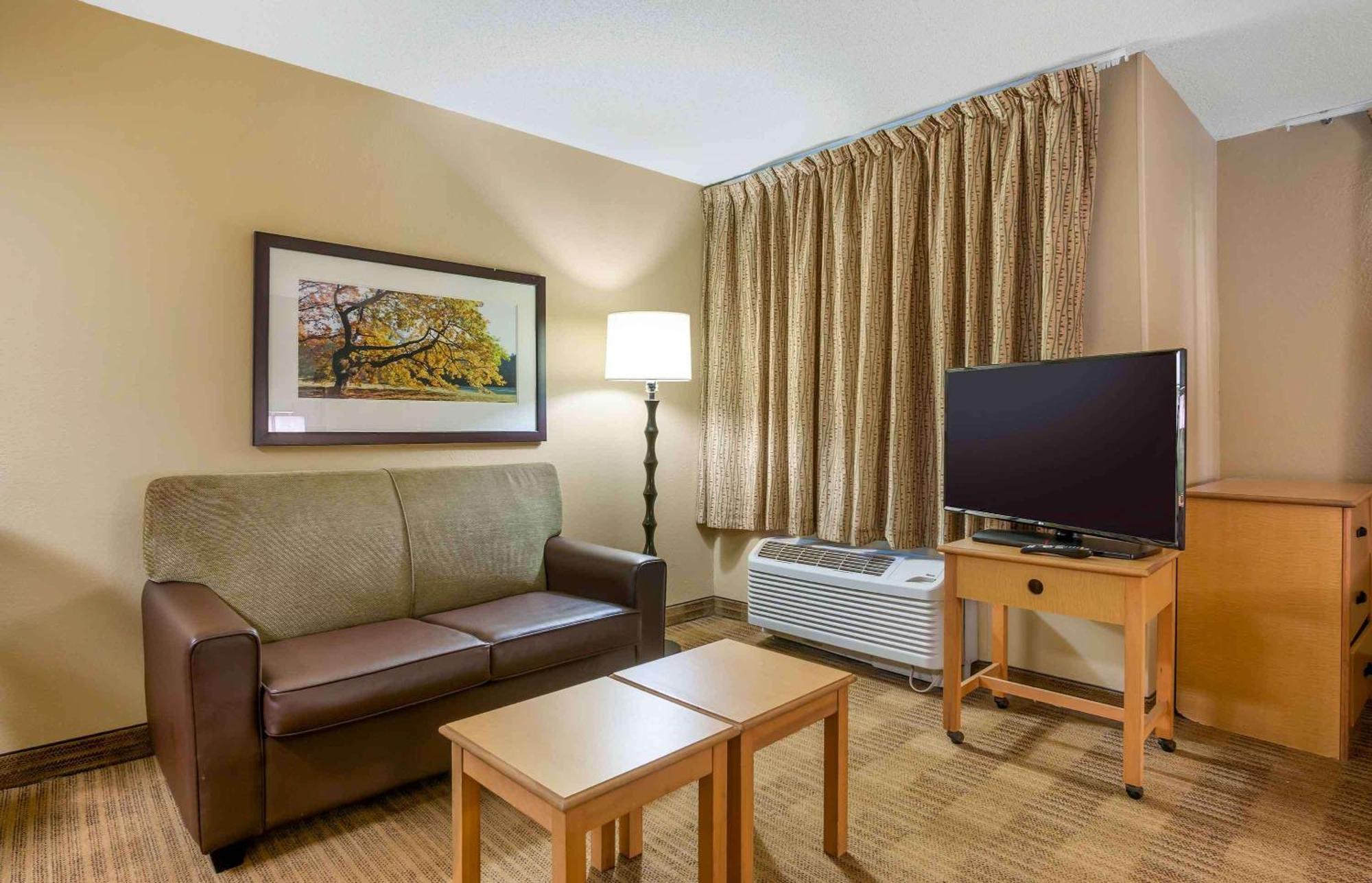 Extended Stay America Select Suites - Orlando - Lake Mary - 1040 Greenwood Blvd Ngoại thất bức ảnh