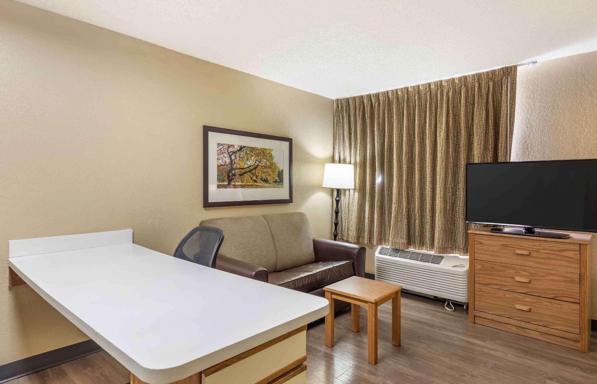 Extended Stay America Select Suites - Orlando - Lake Mary - 1040 Greenwood Blvd Ngoại thất bức ảnh