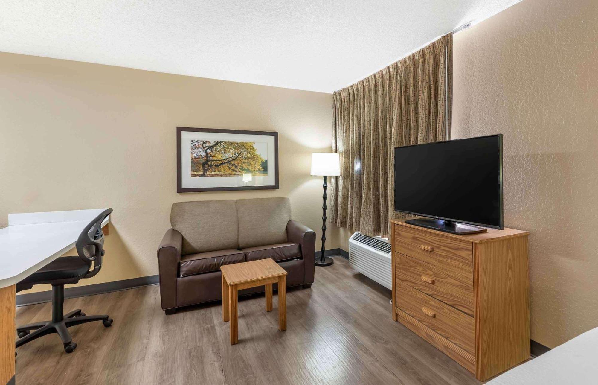 Extended Stay America Select Suites - Orlando - Lake Mary - 1040 Greenwood Blvd Ngoại thất bức ảnh